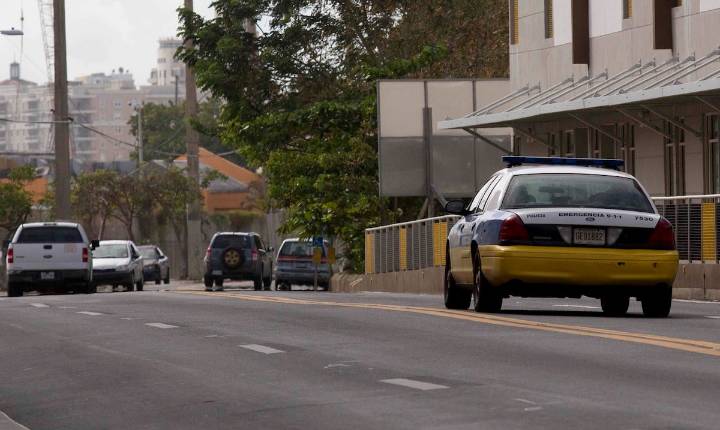 Muere peatón y otro resulta herido en accidente frente a gasolinera