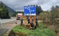 Continúan las instalaciones de señalética turística en Lago Puelo