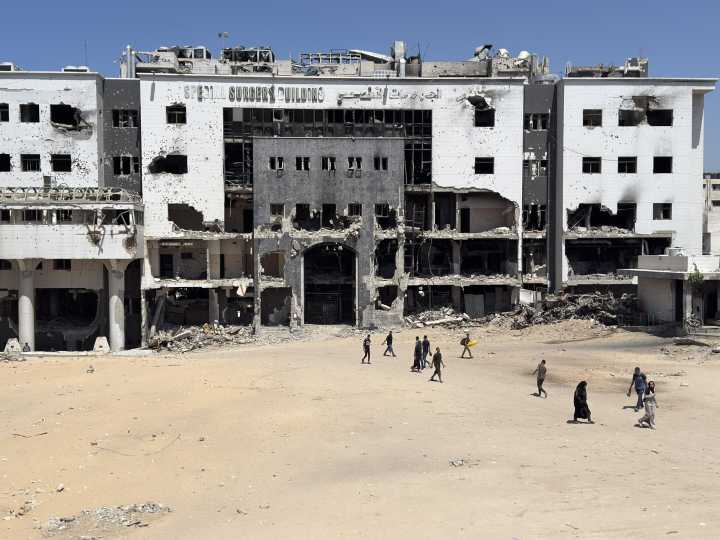 El mayor hospital de la ciudad de Gaza se niega a evacuar: «En el sur no hay sitio»