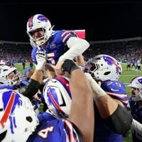 Bills rally to stun Ravens, Stafford hits milestone in Rams win