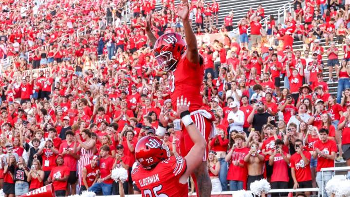 Utes trounce Cal Poly, 63-9 to improve to 2