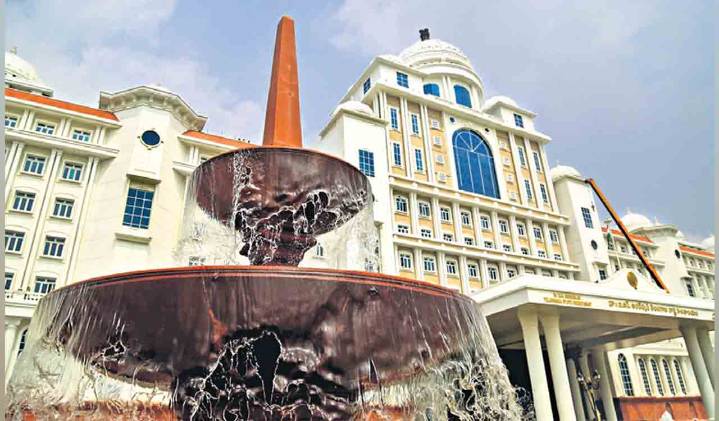 Telangana to borrow Rs 4,000 crore, hits new peak