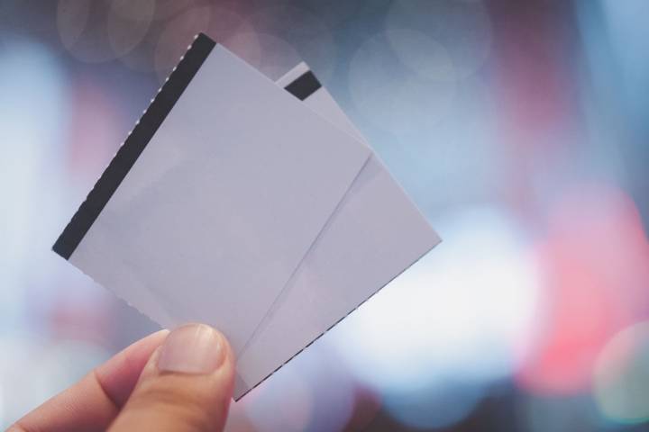 Woman Threatens to Sell Friend’s Concert Ticket After She Keeps Dodging Payment