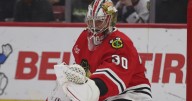 Blackhawks sign goaltender Knight to extension