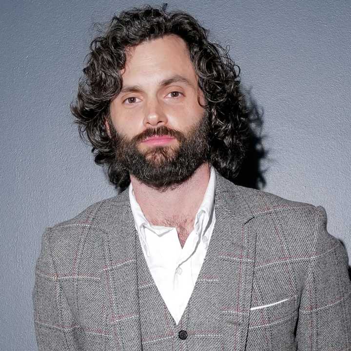 Penn Badgley on Filming You Sex Scenes