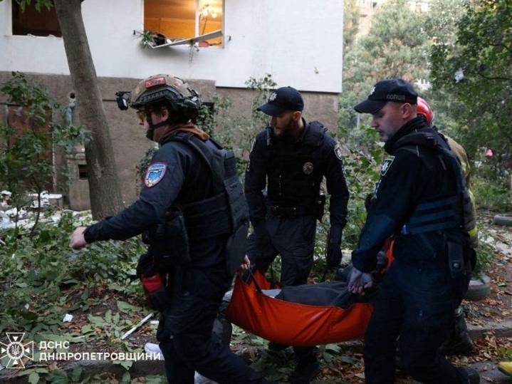 Ukrainian and Russian attacks kill 3 civilians