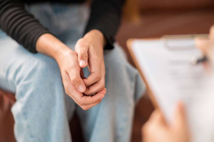 Los Angeles Therapists Say ICE Raids Take Severe Toll on Latino Mental Health