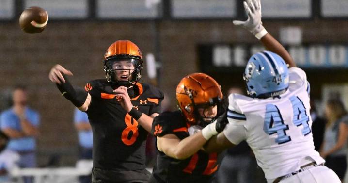 Yale Weaver, Edwardsville live out dream in last minute to hand Belleville East first loss