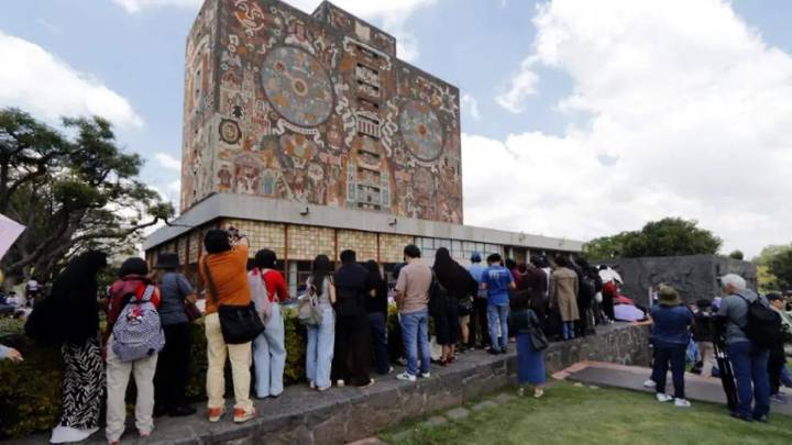 Autoridades de la UNAM establecen mesas de diálogo con estudiantes y padres del CCH Sur