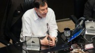 FGR asigna custodia a Fernández Noroña por trifulca en el Senado; Alejandro Moreno le pide rechazar la seguridad