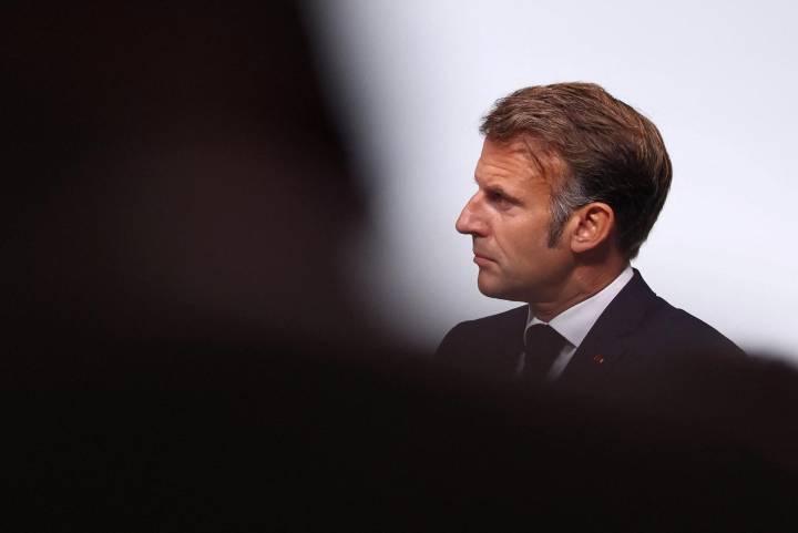 Macron convoca hoy a los líderes de los partidos que apoyan al Gobierno