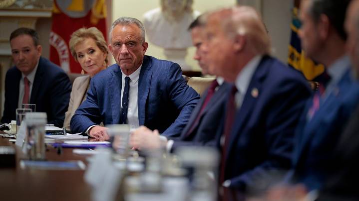Trump tries to have it both ways on COVID vaccines