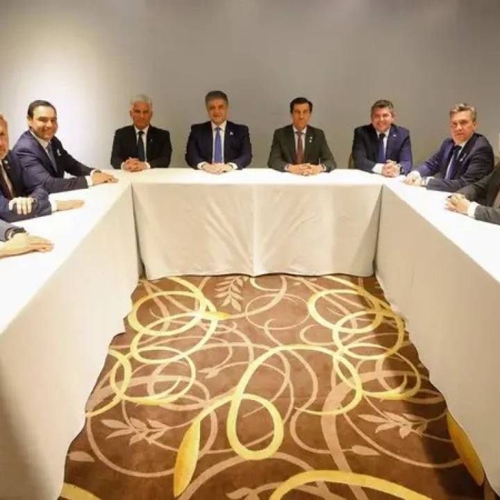 Los gobernadores se hicieron eco de la paliza bonaerense y le reclamaron a Milei "atender" el mensaje de las urnas