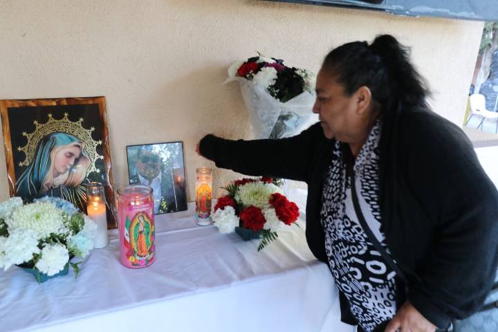 Familia mexicana llora la muerte de Ismael Ayala Uribe, de 39 años, mientras se encontraba bajo custodia de ICE