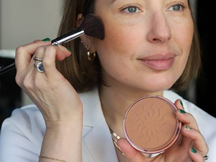 6 favourite bronzer formulas to keep the summer glow going