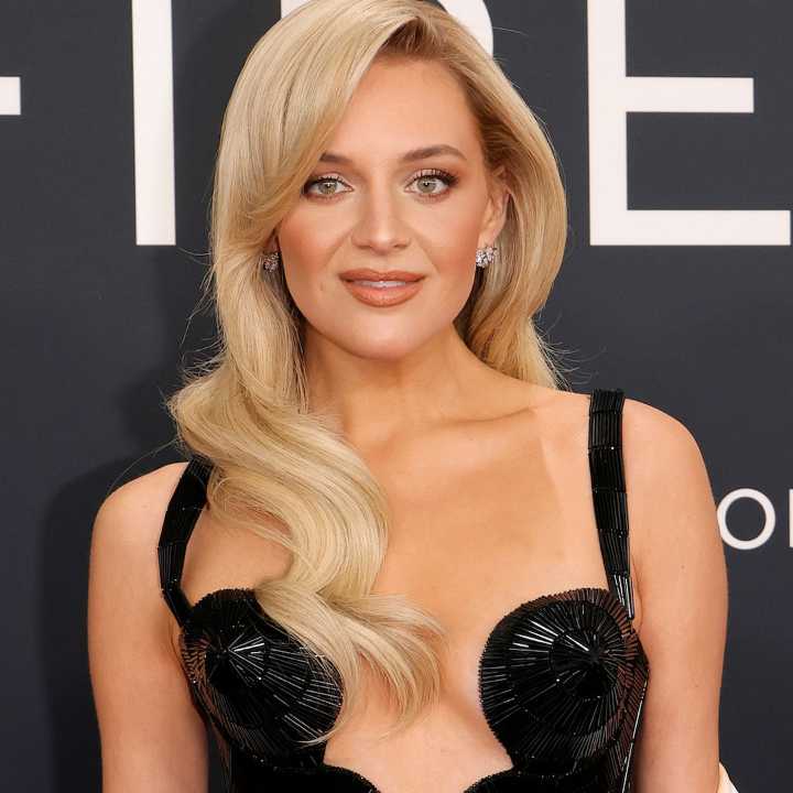 Kelsea Ballerini Slams "Speculators" After Chase Stokes Breakup