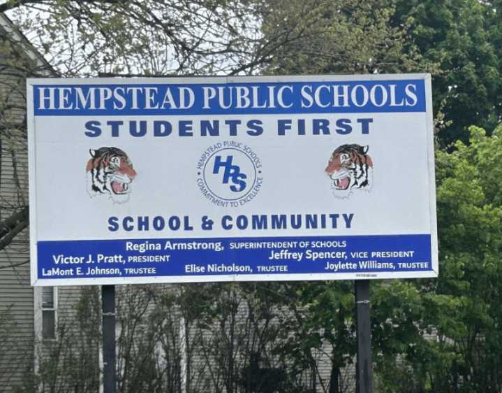 Más de 4,700 escolares de Hempstead y Uniondale s escuelas chárter