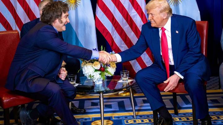 Milei viajó a Estados Unidos y este martes se reúne con Donald Trump El Presidente verá a su par norteamericano en Nueva York. Se espera que el líder republicano ratifique el respaldo de su gobierno d