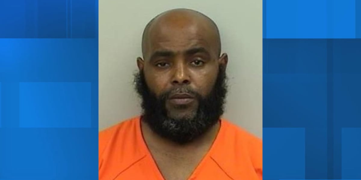 Houston man accused of following man from bank, stealing $10K out of his vehicle in Moss Bluff