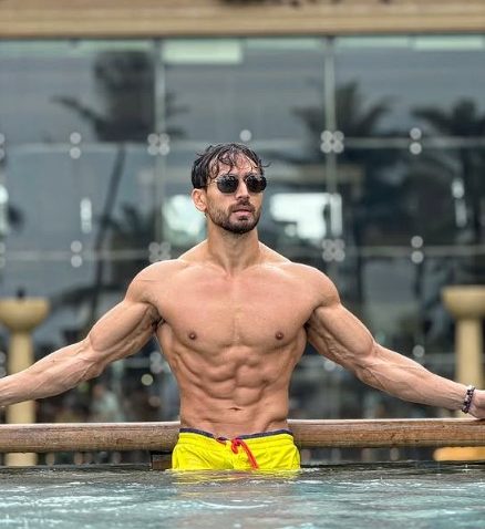 Tiger Shroff’s pool photos break the internet with his physique