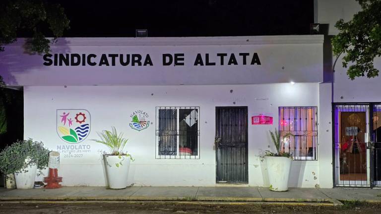 Matan a una mujer, incendian hotel y atacan caseta en Nuevo Altata, en Navolato