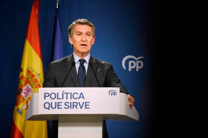 Feijóo dice que la «limpieza» en España pasa por echar a Sánchez tras confirmar el TS que abre juicio al fiscal general