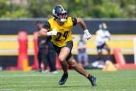 Pittsburgh Steelers ink former star Iowa defensive back