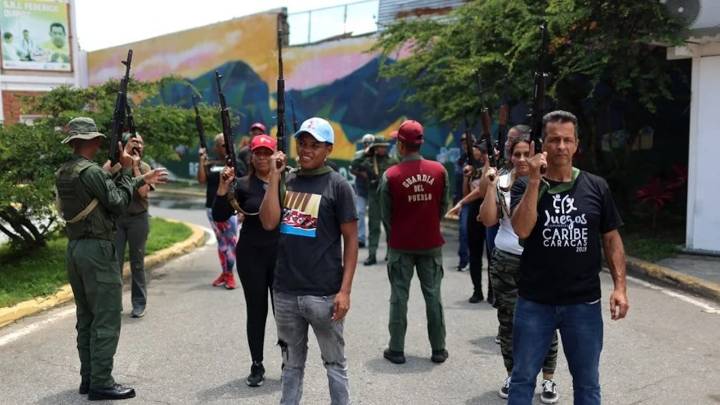 Venezuela intensifica adiestramiento militar tras presencia norteamericana en el Caribe