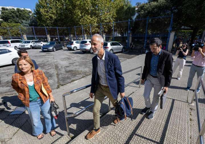 La Junta de Personal Docente pide la dimisión de Silva o su cese por Buruaga