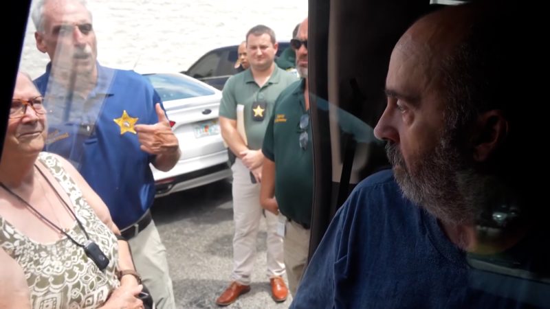 Man steals $60K from Florida woman after claiming to be retired Army general with wounded military dog: deputies