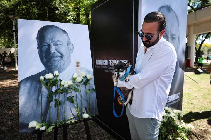 Homenajean a Mauricio Fernández en San Pedro de Pinta