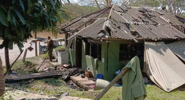 Ataque con explosivos en La Tagua, Putumayo, dejó tres infantes de la Armada heridos Hasta el momento no se confirma la autoría del ataque, pero no se descarta la participación de grupos armados ilega