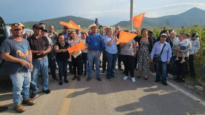 Acámbaro avanza con la entrega del camino El Rodeo