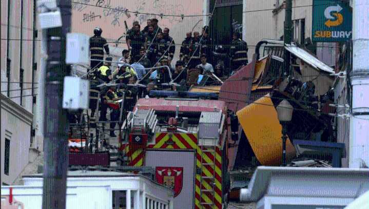 Descarrilamiento de histórico funicular en Lisboa deja al menos 15 personas muertas