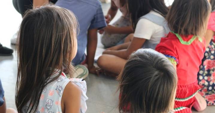 Explotaban a niños indígenas para mendigar en zonas turísticas de Medellín: capturaron a 8 personas