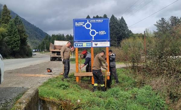 Continúan las instalaciones de señalética turística en Lago Puelo