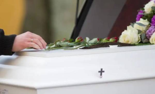 "Estoy vivo": joven de 22 años apareció en su propio funeral
