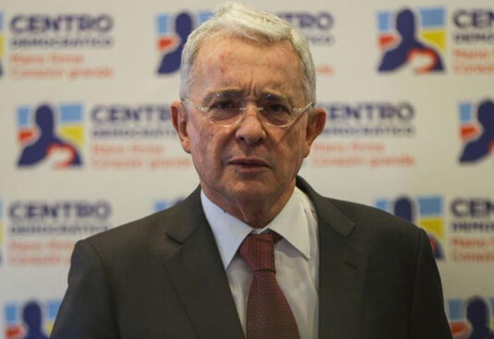 Álvaro Uribe Vélez volverá a aspirar al Congreso de la República
