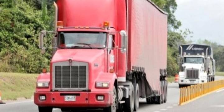 El transporte de carga está en jaque: por qué el Decreto 1017 desata una tormenta entre Gobierno y gremios