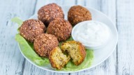 Hacé tu propio falafel en casa y disfrutá de croquetas de garbanzos llenas de proteínas y mucho gusto