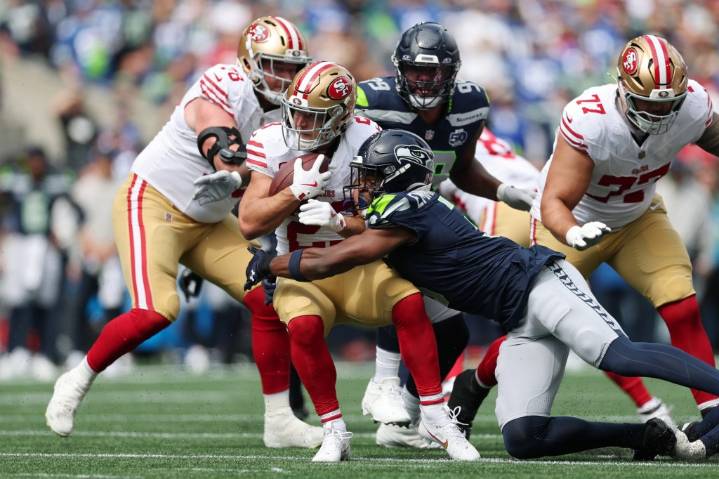 49ers 17, Seahawks 13: Late heroics produce chaotic season