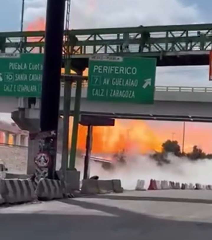 Camión de gas explotó tras volcarse en ciudad de México: Hay muertos y decenas de heridos