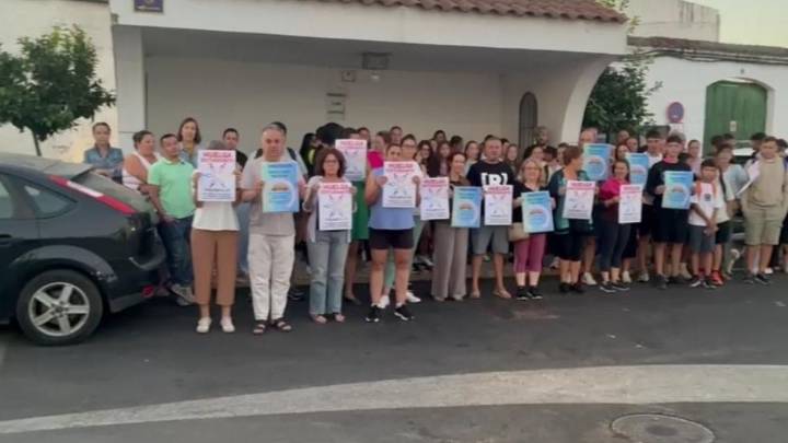 Múltiples protestas en Extremadura en el tercer día de curso sin transporte escolar para 5.000 alumnos