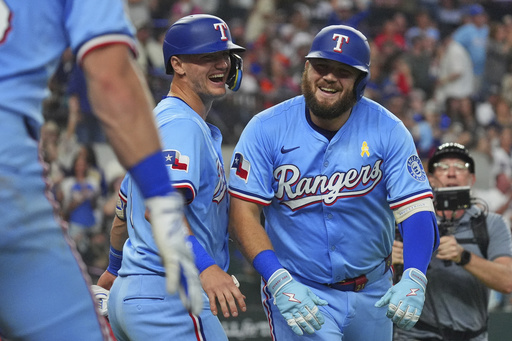 Cuadrangular de Burger da a Rangers victoria 4-2 sobre Astros y cierran carrera por comodín