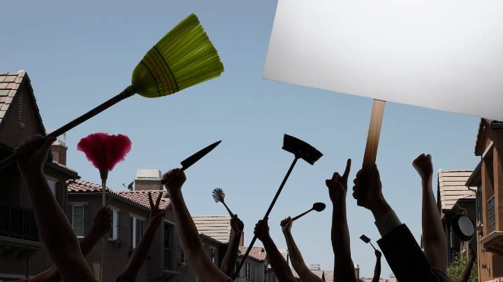 Lo que hicieron los vecinos de este barrio de Los Ángeles ante el abandono municipal causa impacto