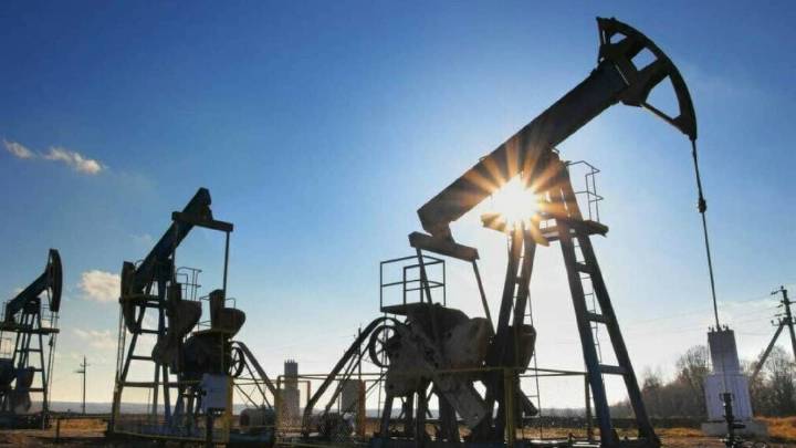 Crude oil futures gain on spot demand
