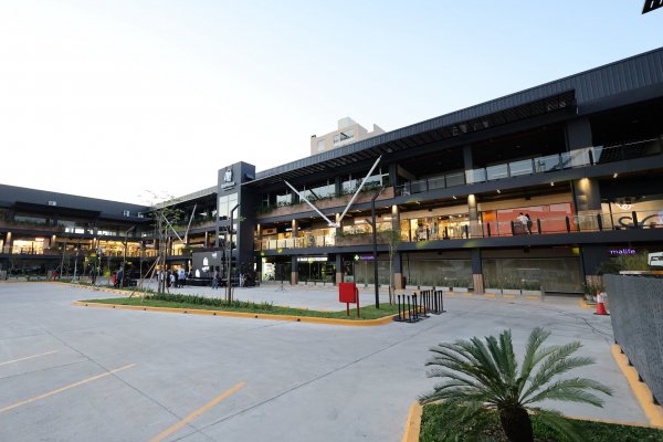 EN IMÁGENES! Corrientes inauguró el nuevo y moderno Shopping Uniplaza