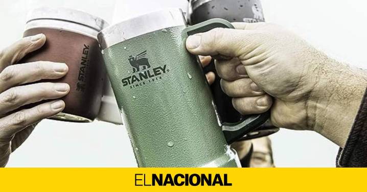 La jarra Stanley de acero inoxidable que mantiene la cerveza fría 7 horas y parece vintage