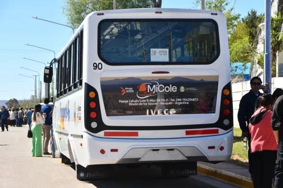 Rincón de los Sauces presentó su nuevo servicio público de colectivos urbanos