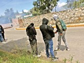 Normalistas tunden sede militar en Chilpancingo; arrancan protestas a 11 años del Caso Ayotzinapa